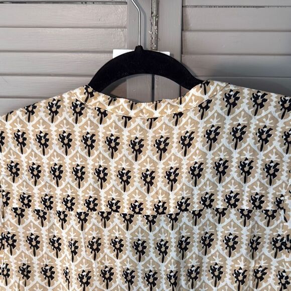 Cream Bell Sleeve V-Neck Tunic - Picture 13 of 13